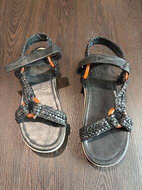 Schultz Black Sandals with Brown Ring Accents